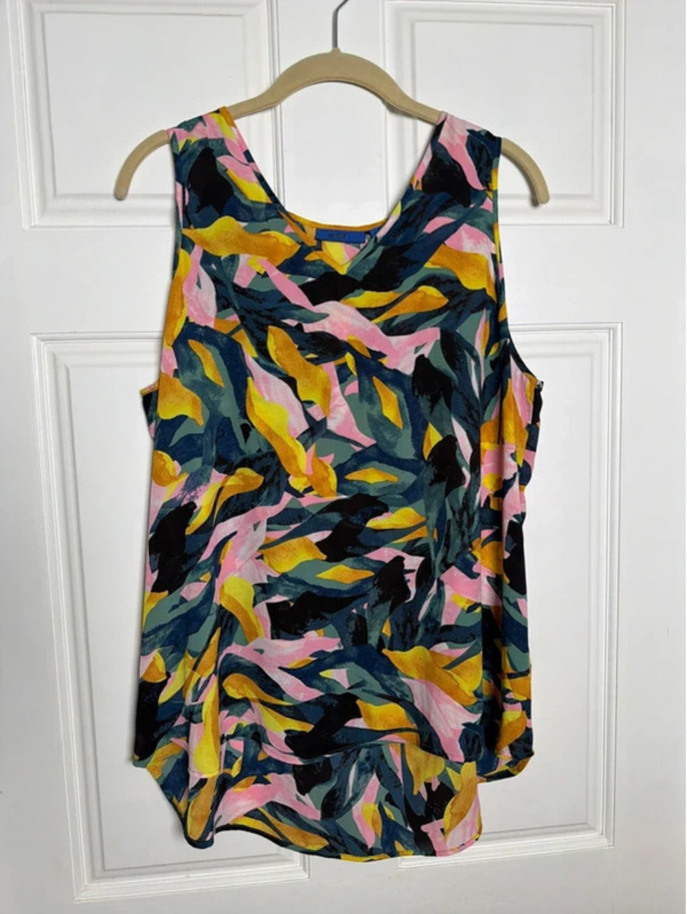 Colorful Sleeveless Flowy Top Large High Low